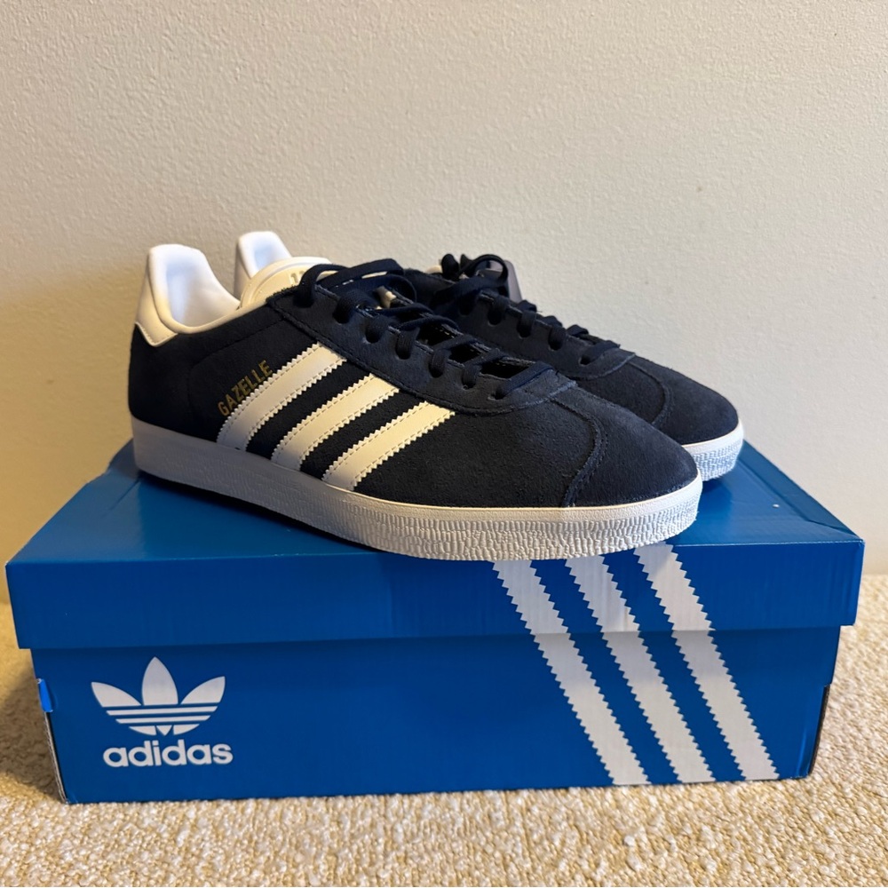 Adidas Gazelle Classic Navy and White Shoes - M7/W8